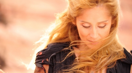 * Beautiful Lara * - music, Lara Fabian, lady, woman, beautiful, hair