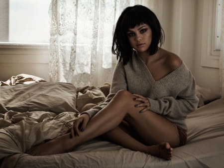 Selena Gomez - actress, gomez, singer, model, legs, selena gomez, selena, beautiful, short hair