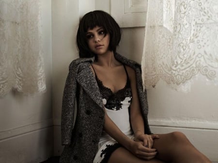 Selena Gomez - selena, short hair, model, lingerie, beautiful, actress, selena gomez, gomez