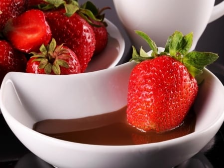 Strawberies in Chocolate - strawberry, fruits, delicious, food, sweet, chocolate, dessert