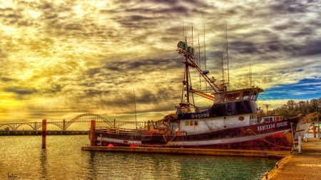 Heidi Sue - ocean, fishing, boats, clouds, ships, sea, sunrise