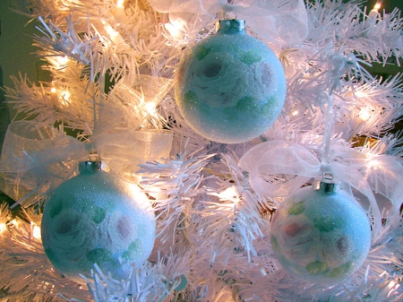 Beauty on the tree - blue balls, tree, christmas, lights