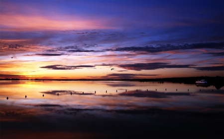 sunset on a dark lake - Lakes & Nature Background Wallpapers on Desktop ...