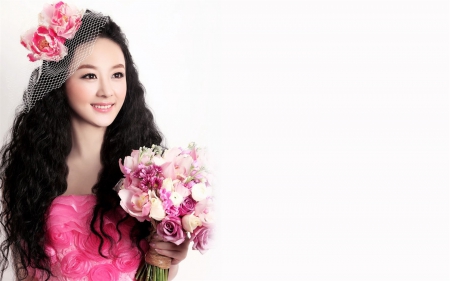 :) - roses, make up, girl, beauty, brunettes, lovely, pink, bouquet, flowers, oriental, smile, soft, pastel