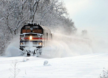 Snow  Train - trenul, pe sine, zboara, zapezii