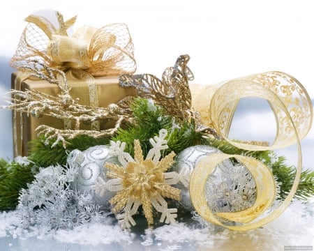 Christmas Time - green, christmas, snow, gold