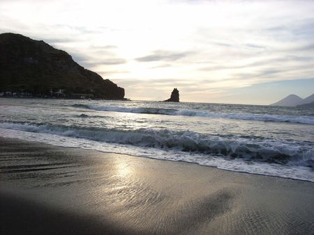 VULCANO ILES EOLIENNES - sand, sea