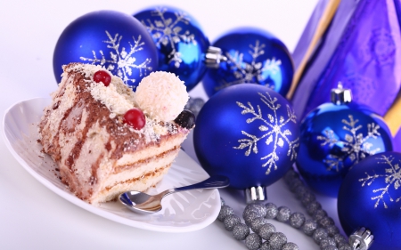 Delicious Holidays!â™¥ - cake, new year, globes, delicious, snowflakes, christmas