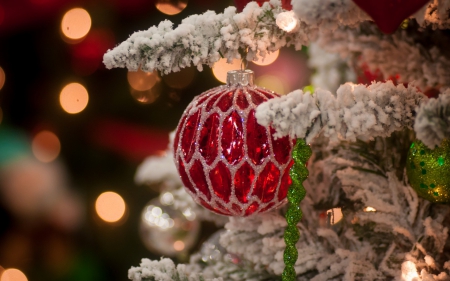 Merry Christmas! - ball, christmas, white, fir, red, globe, green, tree, icicle, lights