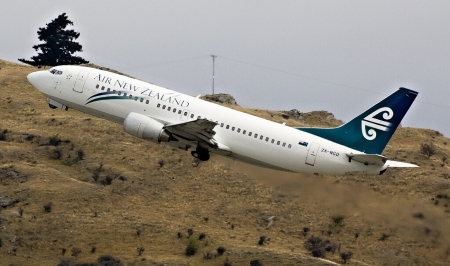 Boeing-737 - plane, boeing, land, sky