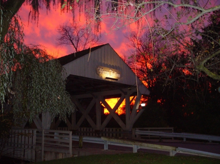 SLEEPY HOLLOW - BRIDGE, DOWN, DUSK, COVERED, SUN