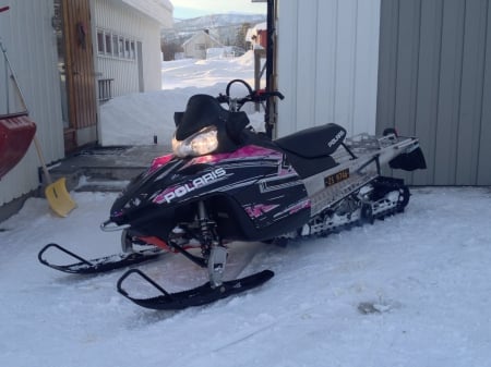 Polaris RMK 600 - ride, Snowmobile, sled, thrill