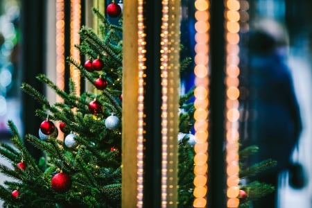 Simply Beautiful - christmas tree, balls, bokeh, xmas, merry christmas, splendor, magic christmas, christmas