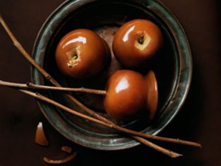 Caramel Apples - desserts, caramel, cooking, delicious, food, apples