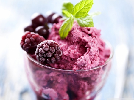 Berries Ice Cream - ice cream, berries, mint, delicious