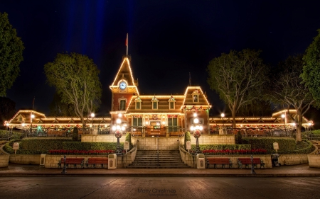 Disneyland Xmas - california, house, anaheim, decoration, lights