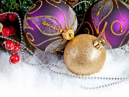 Christmas tree ornaments - abstract, photography, snow, beauty, tree, white, purple, red, colored, ornaments, golden, Christmas