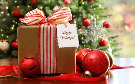 Happy Holidays - tabel, gift, happy holidays, hliday, present, christmas, christmas tree, wrapper, bow, pretty, red, stripes, tree, ornaments