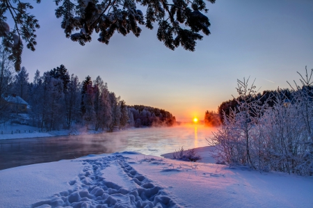 Winter Sun - lake, landscape, sun, winter, sunset, wtar, nature, winter time, snow, winter splendor, sunrise, snowy