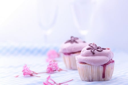 Sweet Cupcakes - cream, dessert, jam, pink flowers, sweet, food, muffins, cakes