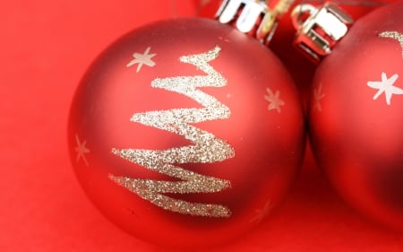 Christmas - pretty, snow, photo, happy, holiday, merry christmas, nice, winter, decoration, beautiful, balls, photography, lovely, christmas, colorful, new year, cold, background