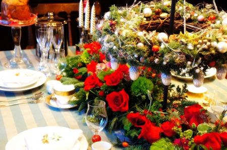 HOLIDAY TREAT - roses, decoration, arrangement, table, treat, holidays, festive, party