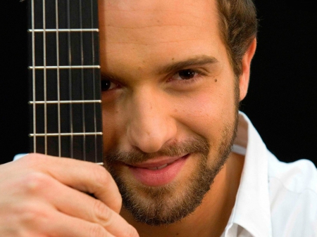 Pablo Alboran - singer, latino, man, music, black, spanish, smile, white, Pablo Alboran