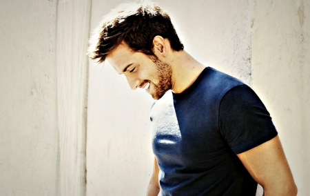 Pablo Alboran - male, music, spanish, smile, Pablo Alboran, blue, latino, man