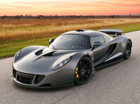 Hennessey Venom GT 0-62mph in 2.45 seconds