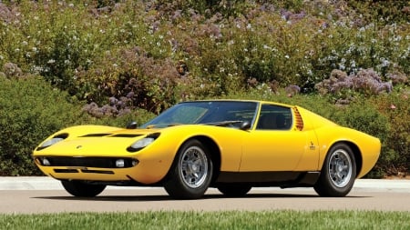 lamborghini miura - supercars, muscle car, artwork, supercar, miura, vehicle, fast, concept, customized, car, vintage, old, art, wallpaper