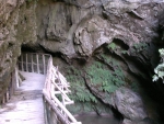 Suspended path to the cave