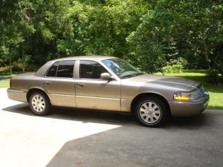 Mercury Grand Marquis 2004 - ride, car, thrill, joy