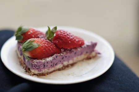 â™¥â™¥â™¥ - cake, dessert, food, strawberries