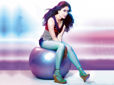 Kareena Kapoor - people, model, kareena kapoor, fun, actress, celebrity