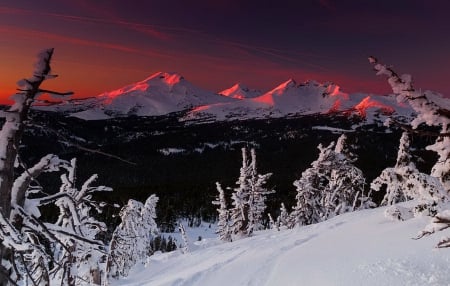 Winter sunset - hills, winter, sundown, amazing, beautiful, slope, lovely, valley, peaks, mountain, frozen, sunset, nature, cliffs, frost, sky