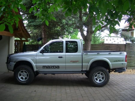 Mazda B2500 - offroad, 4x4, ride, thrill