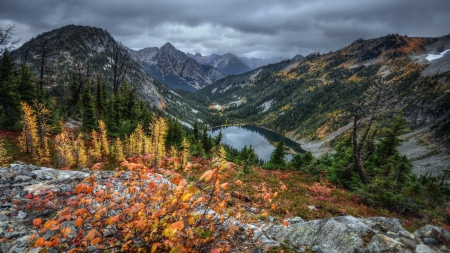 marvelous mountain lake - autumn, bushes, lake, mountains, rocks