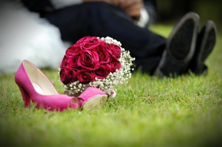 Love - for you, rose, wedding, with love, flowers, bouquet, bride, grass, red roses, roses, splendor, nature