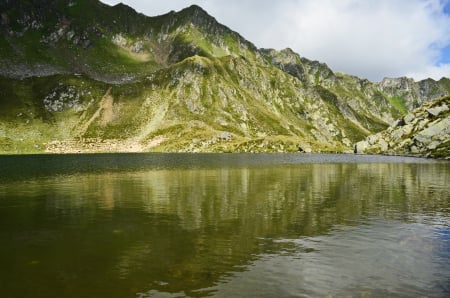 Urlea lake - splendor, lake, mountains, tops