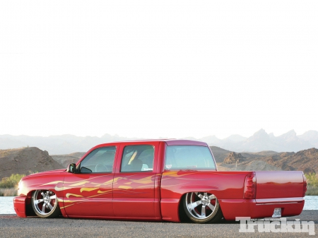 07 Silverado - red, bowtie, gm, slammed