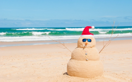 Snowman in beach :) - snowman, beach, photo, sea, christmas