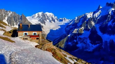 lodge on wonderful mountains - mountains, blocks, lodge, shadow, snow