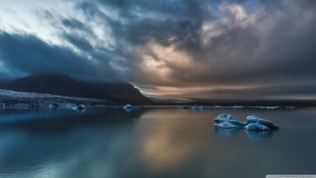 Hielo - clouds, winter, water, landscape, scene, HD, reflection, ice, nature, lake, mountains, sky, rocks, wallpaper