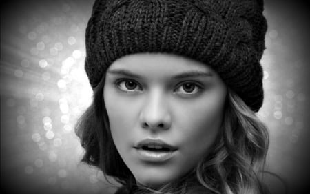 Nina Agdal - hat, winter, nina agdal, girl, beauty, black, white, woman, glitter, model