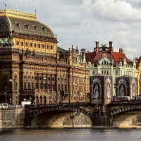 bridge to the national theater in prague