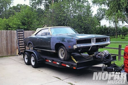 Hidden Treasures - 1969, tralier, mopar, rust