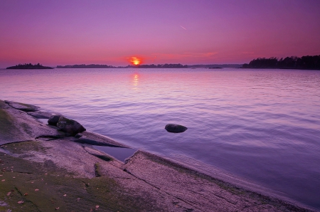 Purple Sunset - scenery, scene, scenario, sunrise, night, ripples, widescreen, beautiful place, nice, moss, beauty, colors, nature, reflections, horizon, blue, amazing, splendor, landscape, photo, sunsets, dawn, purple, mirror, beuatiful, twilight, hd, violet, end of day, sky, sun, stone, water, photography, rock, cool, orange, reflex, awesome