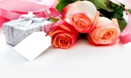 * Gift and roses for Ninika * - three, gift, box, roses, gift box