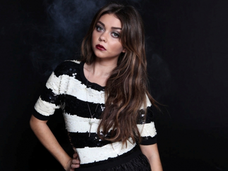 Sarah Hyland - hyland, actress, black white, sarah, sarah hyland, model