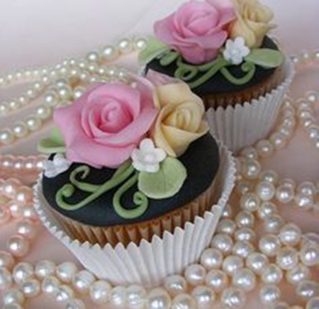 cupcakes - roses, desserts, pearls, photography, cakes, beauty, still life, cupcakes